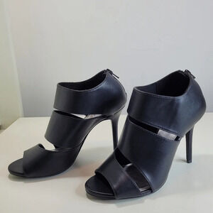 Fiona Cutout Peep Toe Black Heeled Bootie Size Women's 8W NEW with tag